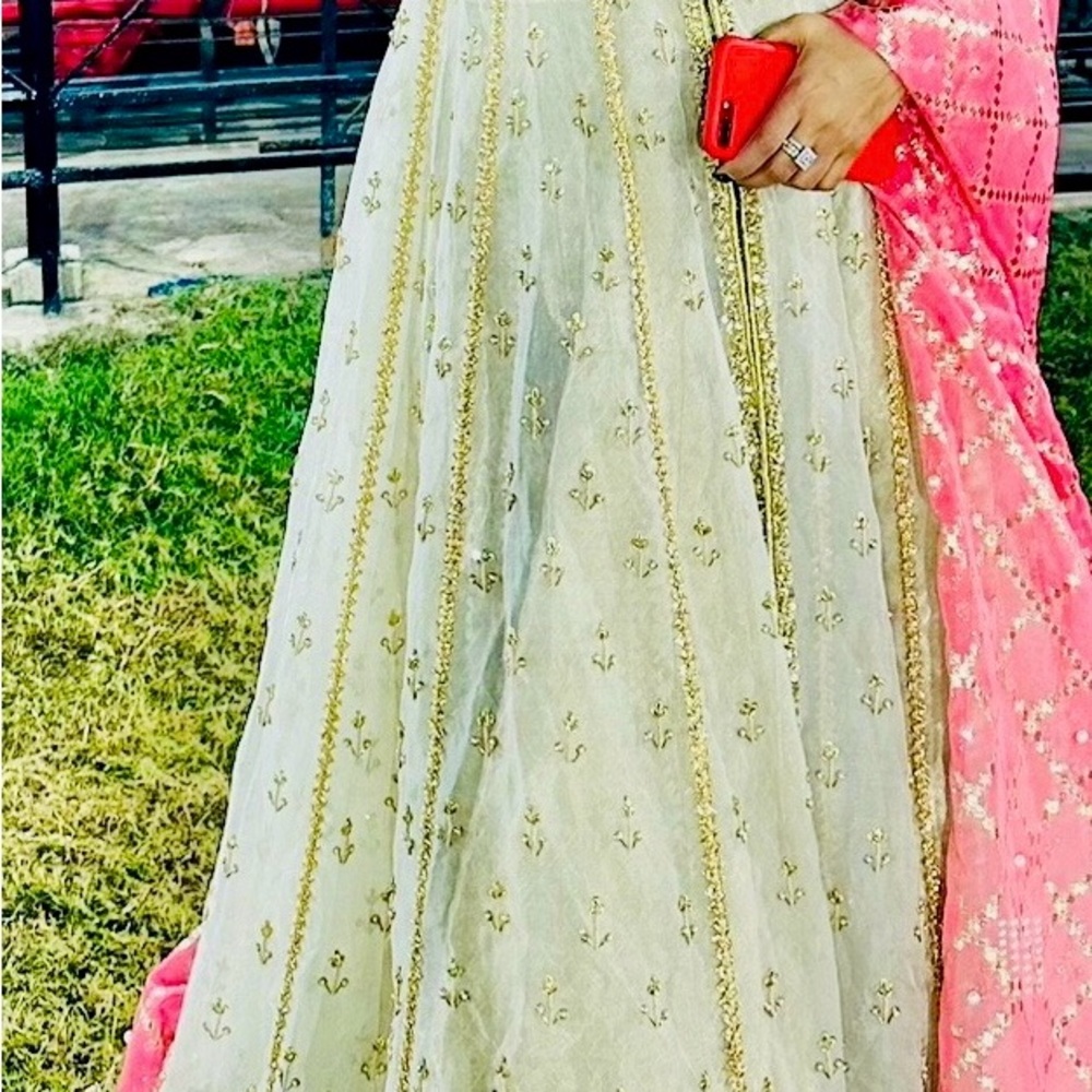 Pakistani pishwas peshwas Cream and Pink Embroidered A-Line Skirt chest 38